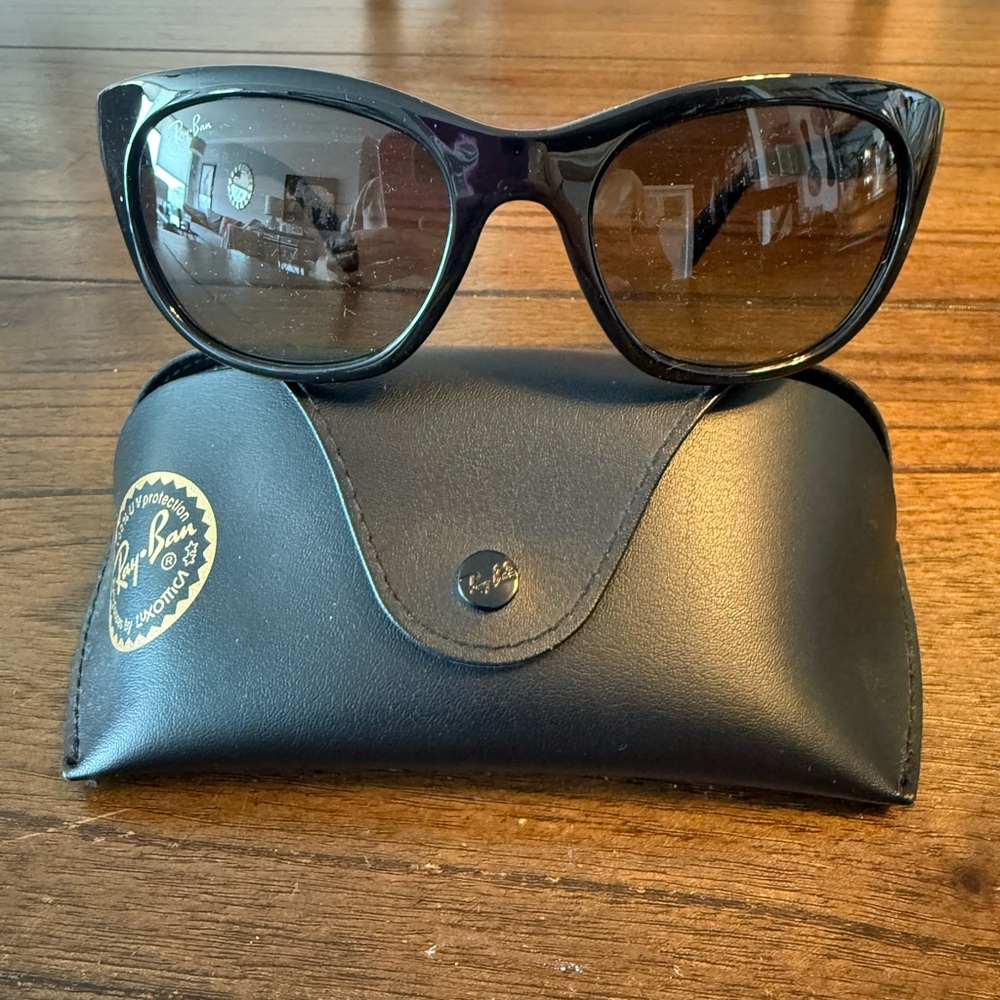 Ray-Ban Black Wayfarer Sunglasses